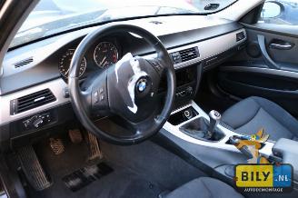 BMW 3-serie E90 320d \'05 picture 5
