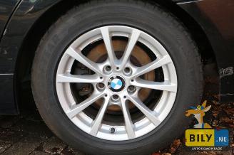 BMW 3-serie E90 320i picture 13