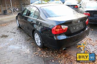 BMW 3-serie E90 320i picture 4