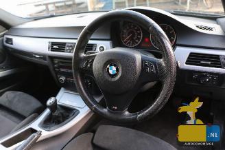 BMW 3-serie E90 320i picture 6