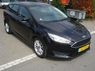 krockskadad bil auto Ford Focus 1.0 74KW STATION AIRCO-NAVIGATIE 2018/3