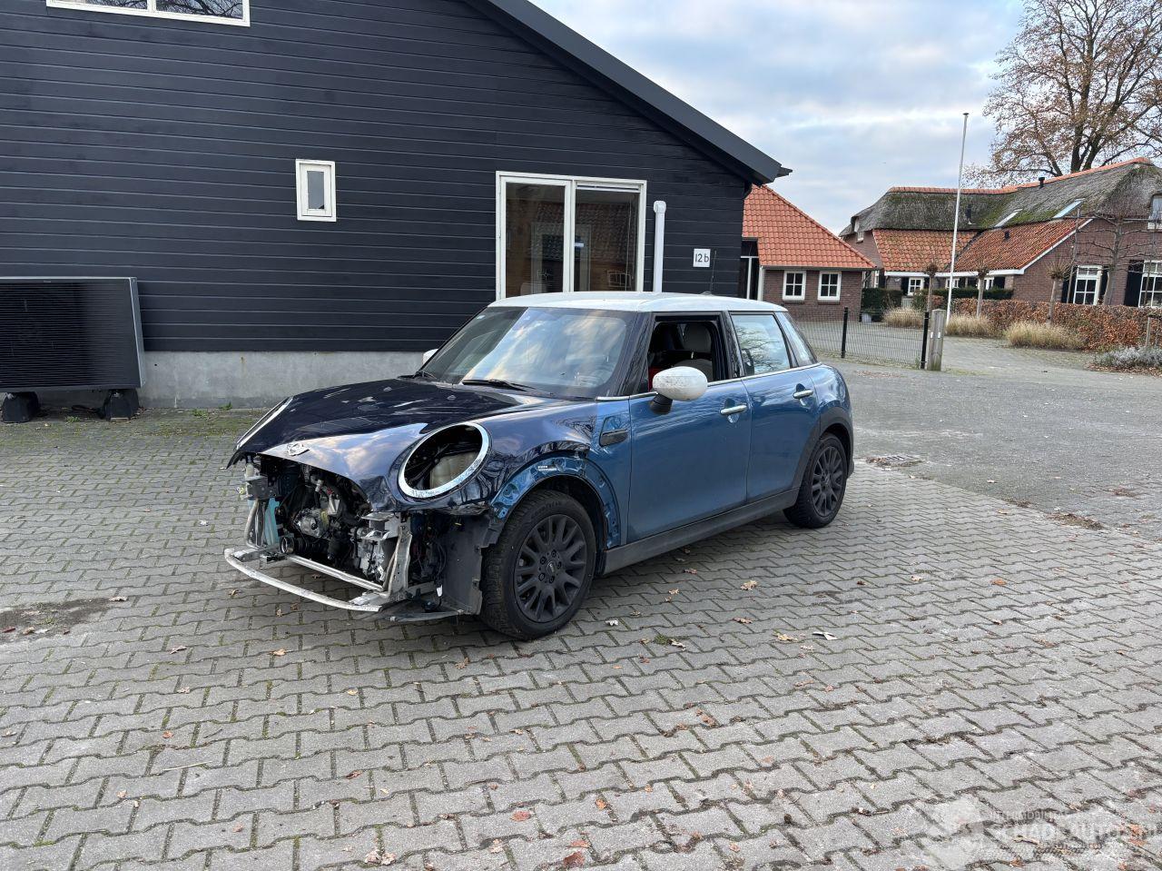 Mini Cooper AUTOMAAT SPORT NAVI LEER CLIMA CAMERA LED B.J 2021