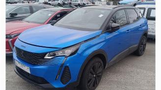 damaged passenger cars Peugeot 3008  2022