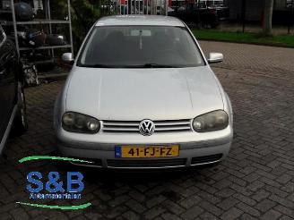 Volkswagen Golf  2000/3