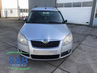 Skoda Roomster Roomster (5J), MPV, 2006 / 2015 1.4 16V picture 2