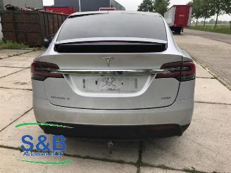 Tesla Model X  picture 4