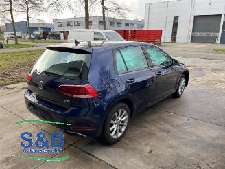 Volkswagen Golf  picture 10