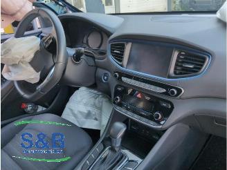 Hyundai Ioniq Ioniq, Liftback, 2016 / 2022 1.6 GDI 16V Hybrid picture 16