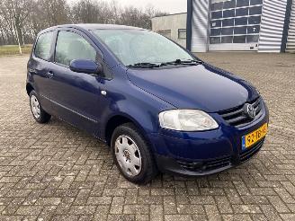 uszkodzony samochody osobowe Volkswagen Fox 1.2 Hatchback  Benzine 1.198cc 40kW (54pk) FWD 2005-04/2011-07 (5Z) BMD 2006/7