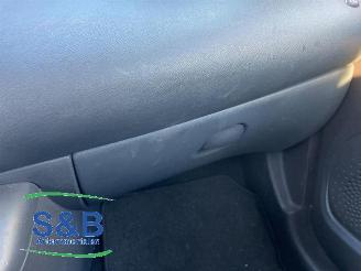 Renault Twingo Twingo II (CN), Hatchback 3-drs, 2007 / 2014 1.5 dCi 90 FAP picture 19