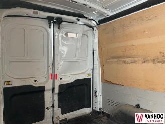 Ford Transit  picture 11