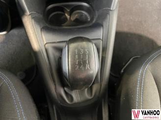 Peugeot 208  picture 19