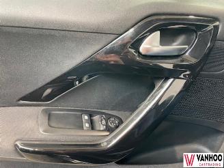 Peugeot 208  picture 20