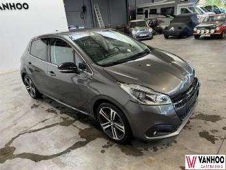 Peugeot 208  picture 2