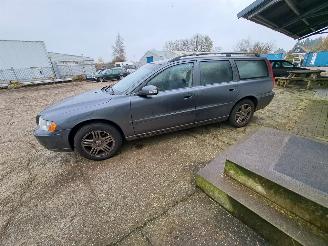 Volvo V-70 2.4D Edition picture 4