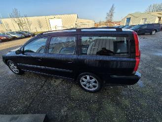 Volvo V-70 2.4 D5 Geartronic picture 4