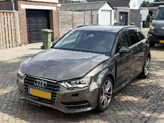 uszkodzony samochody osobowe Audi A3 1.6 TDI ultra Attraction Pro Line 2014/1