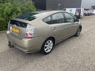 Unfallwagen Toyota Prius 1.5 hybrid 2006/10