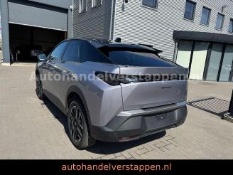Peugeot 3008 Hybrid 136 GT Automatik picture 2