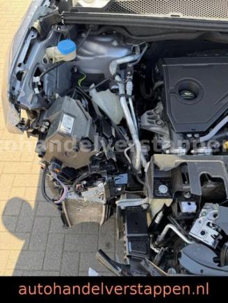 Peugeot 3008 Hybrid 136 GT Automatik picture 22